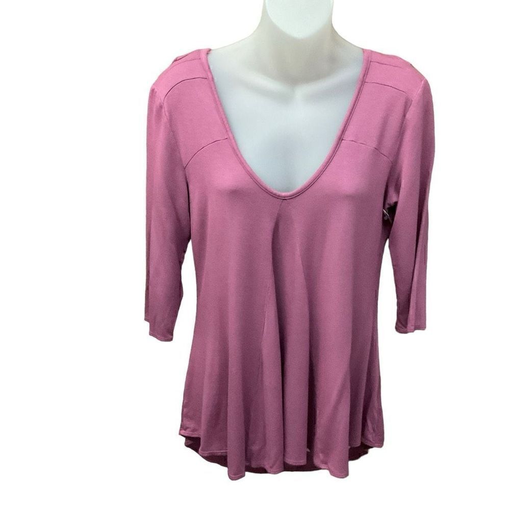 Baea Top V-Neck Crisscross Keyhole Back Purple Pink Lilac Flare Hem Medium